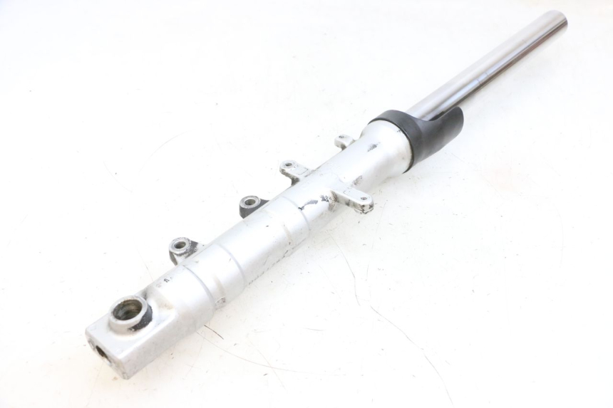 photo de CANOTE DE GARFO ESQUERDO YAMAHA FZ6 N FAZER 600 (2004 - 2006) - Estado da superfície