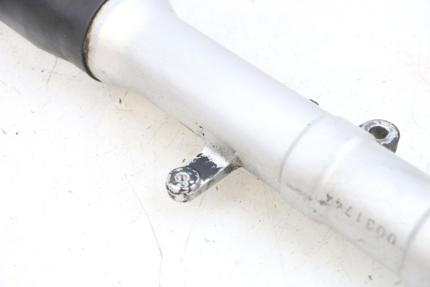 photo de CANOTE DE GARFO ESQUERDO YAMAHA FZ6 N FAZER 600 (2004 - 2006) - Marcações e referências