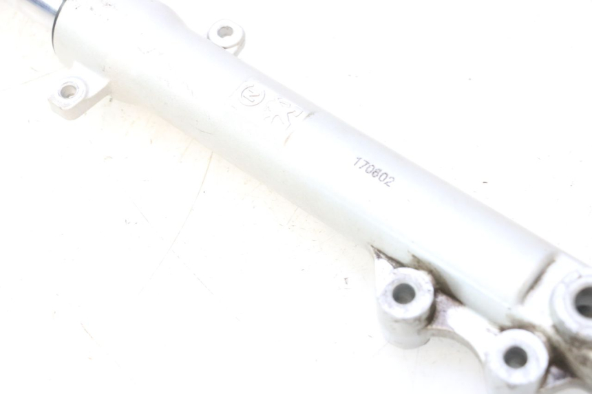 photo de MANGA DE HORQUILLA IZQUIERDA PEUGEOT KISBEE 4T 50 (2010 - 2017) - Zoom do estado de desgaste
