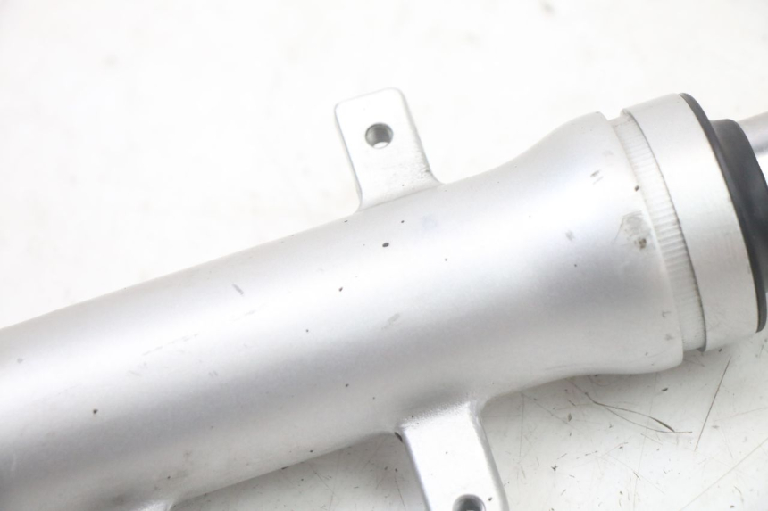 photo de TUBO DE GARFO ESQUERDO KYMCO GRAND DINK 125 (2008 - 2014) - Outro ângulo de visão