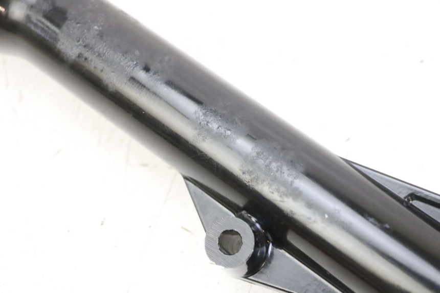 photo de CANOTE DA SUSPENSÃO DIANTEIRA ESQUERDA PEUGEOT TWEET 4T 50 (2023 - 2025) - Zoom do estado de desgaste