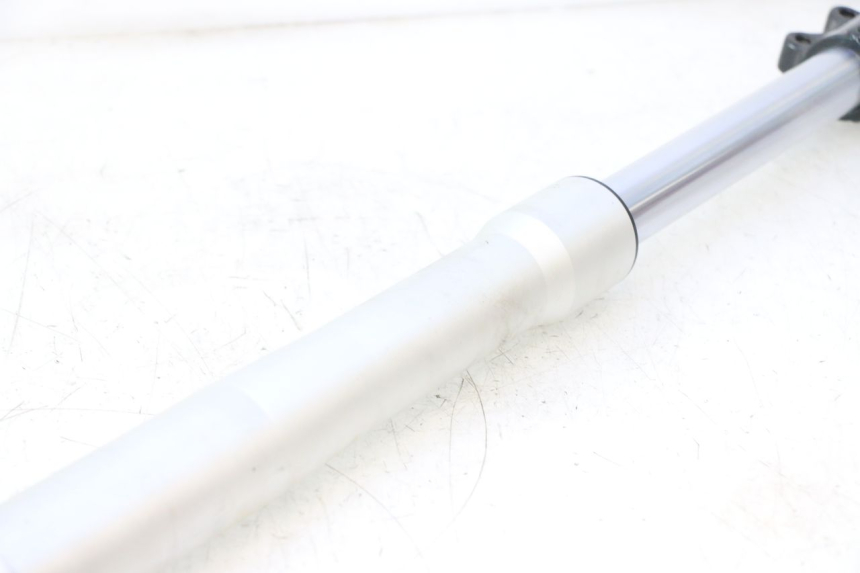 photo de TUBO DE GARFO ESQUERDO APOLLO RFZ 125 - Detalhes característicos