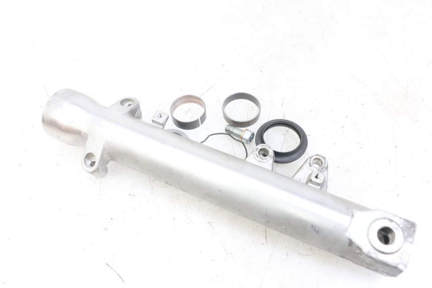 photo de GUARDA-PO DA SUSPENSÃO DIANTEIRA ESQUERDA SUZUKI SV N 650 (1999 - 2002) - Detalhe da peça