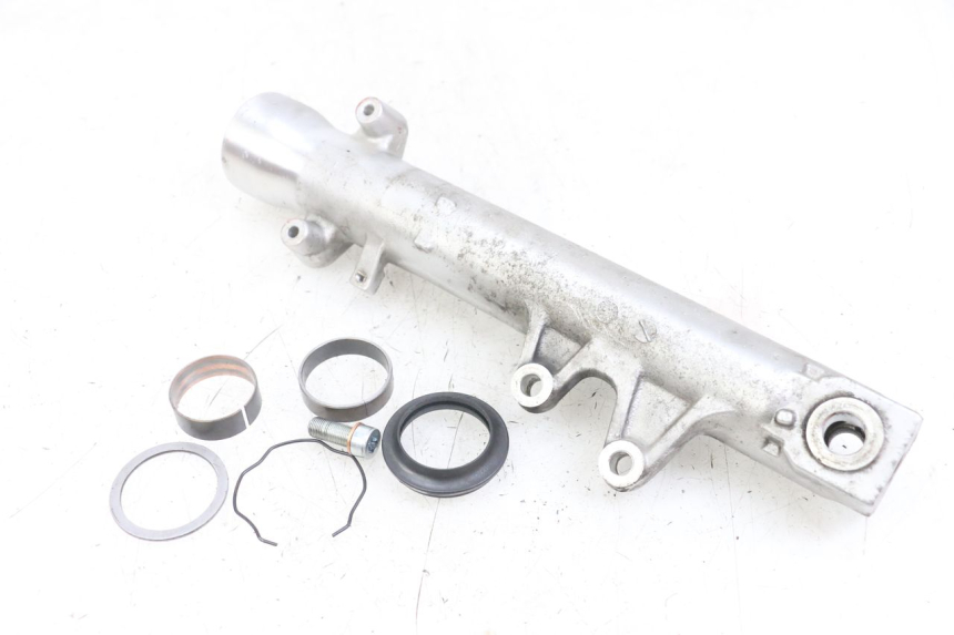 photo de GUARDA-PO DA SUSPENSÃO DIANTEIRA ESQUERDA SUZUKI SV N 650 (1999 - 2002) - Zoom do estado de desgaste
