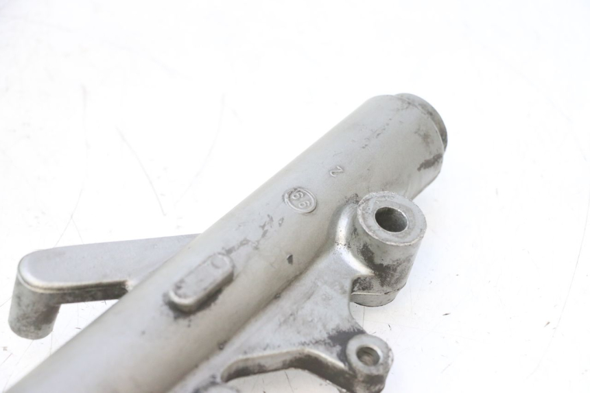 photo de TUBO DE GARFO ESQUERDO YAMAHA YP MAJESTY 125 (1998 - 2001) - Pontos de fixação