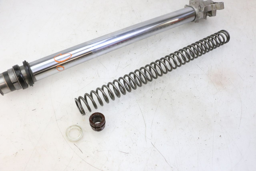 photo de TUBO DE GARFO ESQUERDO YAMAHA YZ 125 (1998 - 2005) - Estado da superfície