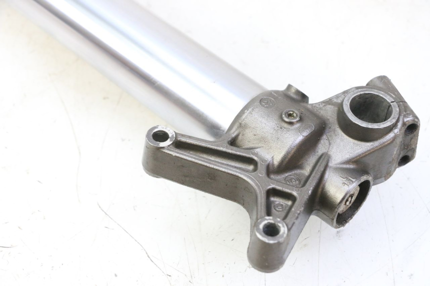 photo de GUARDA-POEIRA GARFO ESQUERDO YAMAHA YZF YZ-F 450 (2014 - 2016) - Ampliação dos componentes