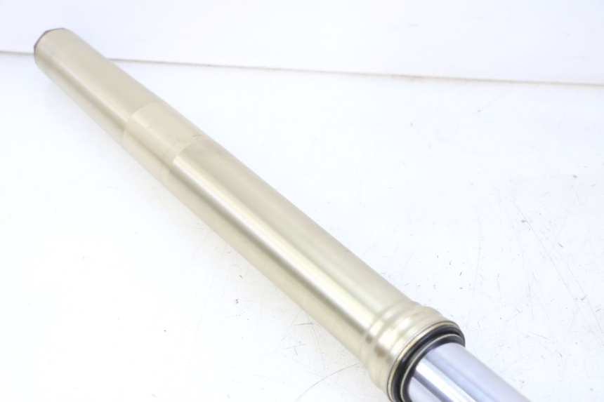 photo de GUARDA-POEIRA GARFO ESQUERDO YAMAHA YZF YZ-F 450 (2014 - 2016) - Marcações e referências