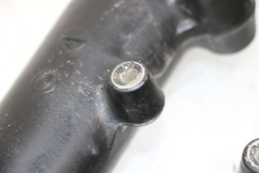 photo de GUARDA-POEIRA DA SUSPENSÃO DIANTEIRA KAWASAKI GPX R WARBIRD 600 (1988 - 1993) - Detalhe da peça
