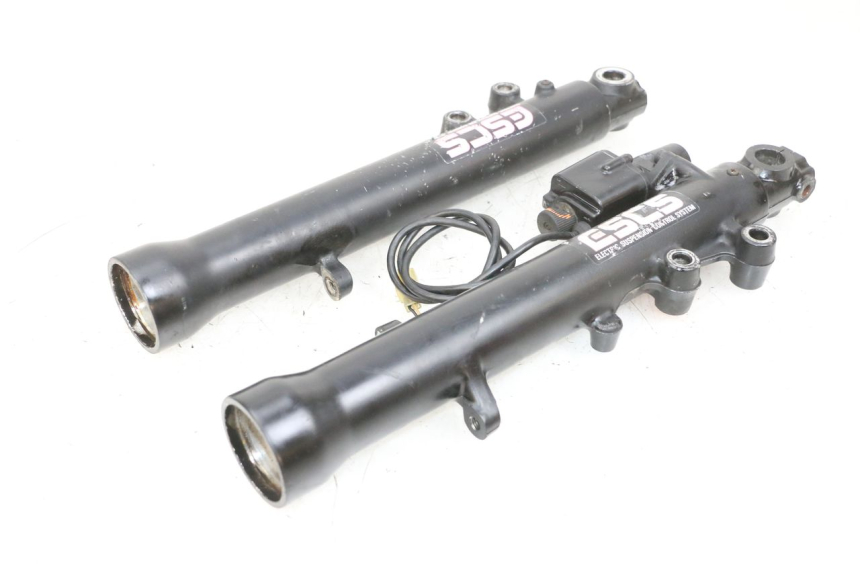 photo de GUARDA-POEIRA DA SUSPENSÃO DIANTEIRA KAWASAKI GPX R WARBIRD 600 (1988 - 1993) - Detalhes característicos