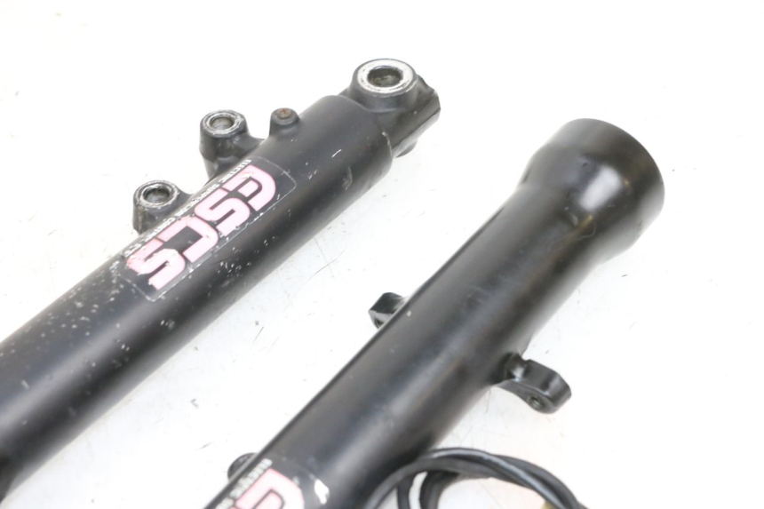 photo de GUARDA-POEIRA DA SUSPENSÃO DIANTEIRA KAWASAKI GPX R WARBIRD 600 (1988 - 1993) - Ampliação dos componentes