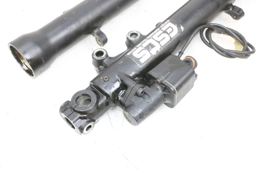 photo de GUARDA-POEIRA DA SUSPENSÃO DIANTEIRA KAWASAKI GPX R WARBIRD 600 (1988 - 1993) - Imagem adicional