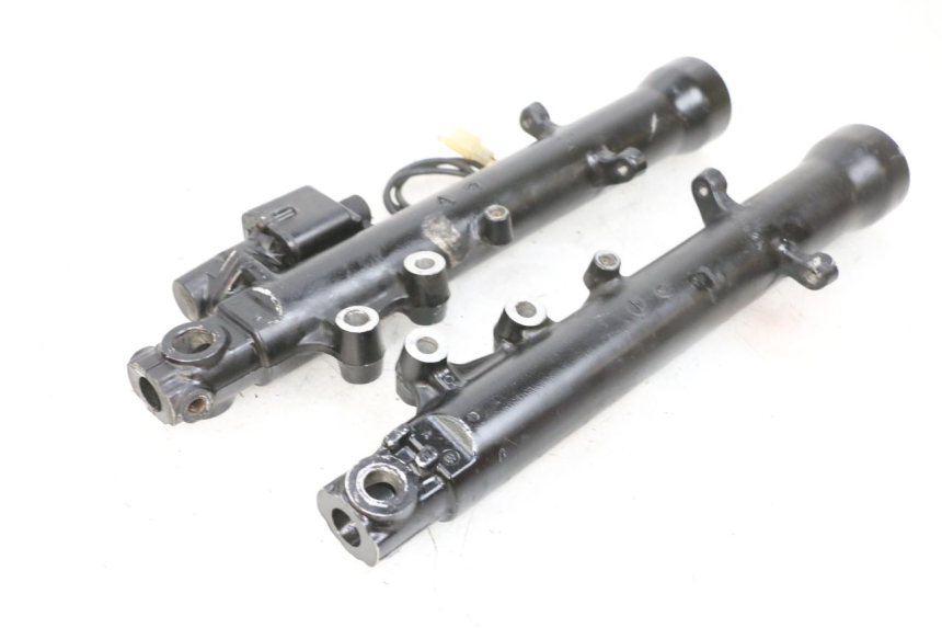 photo de GUARDA-POEIRA DA SUSPENSÃO DIANTEIRA KAWASAKI GPX R WARBIRD 600 (1988 - 1993) - Marcações e referências