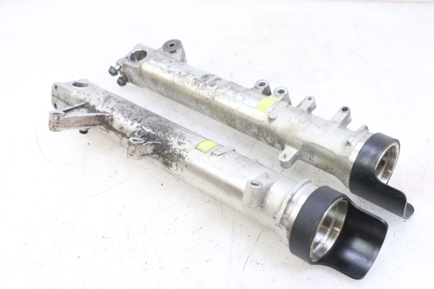 photo de GUARDA-POEIRA DA SUSPENSÃO DIANTEIRA HONDA CBR F 1000 (1993 - 1996) - Zoom do estado de desgaste