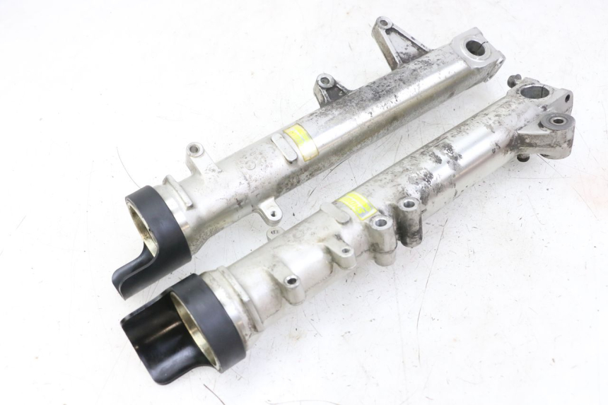 photo de GUARDA-POEIRA DA SUSPENSÃO DIANTEIRA HONDA CBR F 1000 (1993 - 1996) - Outro ângulo de visão