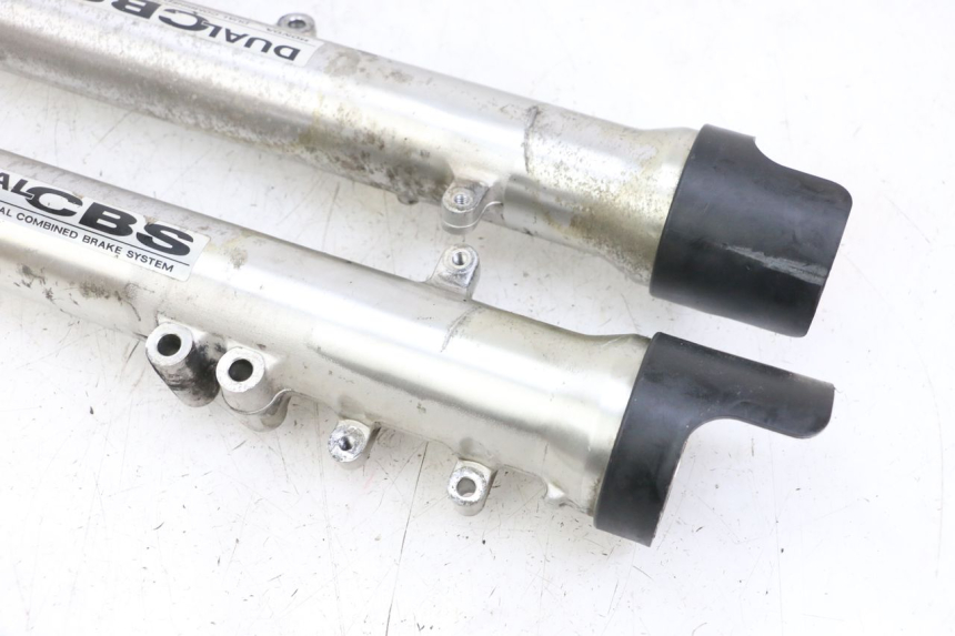 photo de GUARDA-POEIRA DA SUSPENSÃO DIANTEIRA HONDA CBR F 1000 (1993 - 1996) - Vista geral