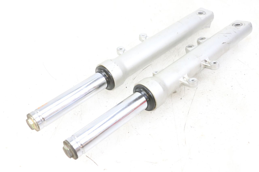 photo de GUARDA-POÓ DA FORQUILHA HONDA NES AROBASE 125 (2000 - 2003) - Detalhe da peça