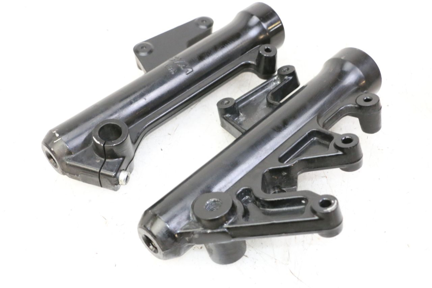 photo de GUARDA-POÓ DA FORQUILHA SYM JOYMAX 125 (2010 - 2017) - Detalhe da peça