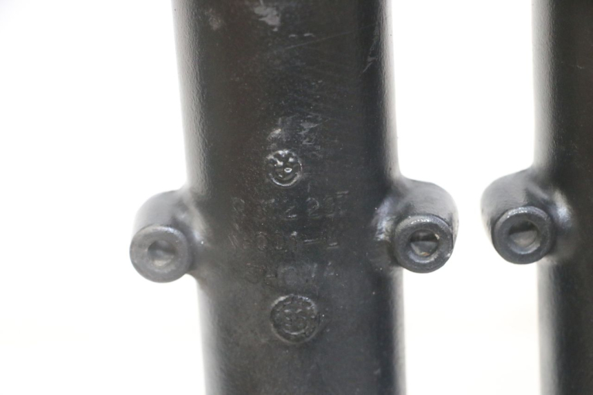 photo de GUARDA-PO DA FORQUILHA BMW K 75 RT 750 (1989 - 1997) - Zoom do estado de desgaste
