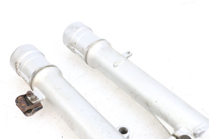 photo de GUARDA-POEIRA DA SUSPENSÃO DIANTEIRA KAWASAKI KDX 125 (1990 - 1991) - Pontos de fixação