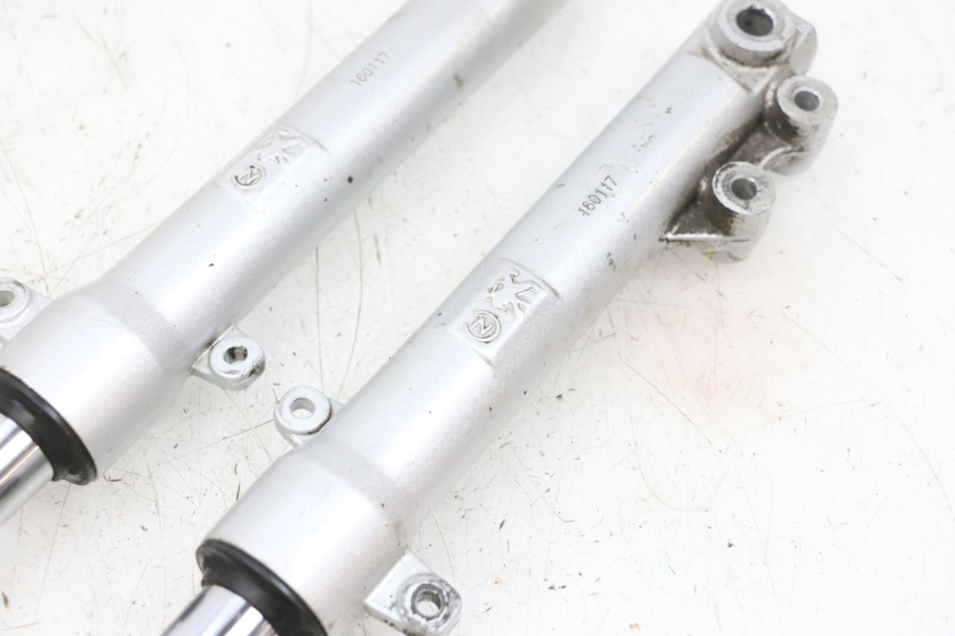 photo de GUARDA-POEIRA DA SUSPENSÃO DIANTEIRA PEUGEOT KISBEE 2T 50 (2010 - 2017) - Ampliação técnica