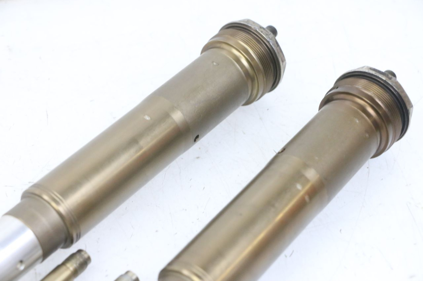 photo de GUARDA-POEIRA DA SUSPENSÃO DIANTEIRA KAWASAKI KX F KXF 450 (2009 - 2011) - Peça verificada