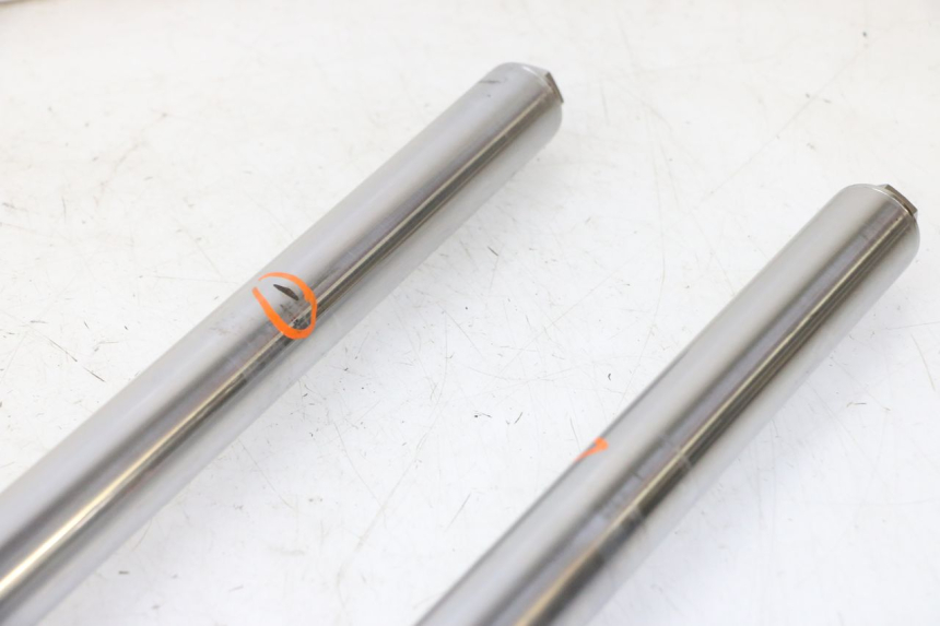 photo de GUARDA-POEIRA DA SUSPENSÃO DIANTEIRA KAWASAKI KX 65 (2000 - 2019) - Ampliação dos componentes