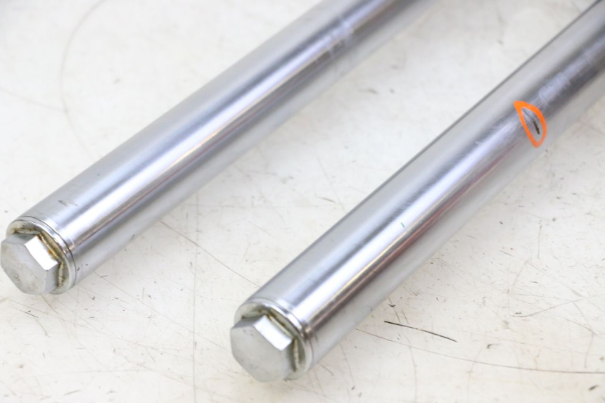photo de GUARDA-POEIRA DA SUSPENSÃO DIANTEIRA KAWASAKI KX 65 (2000 - 2019) - Ampliação técnica