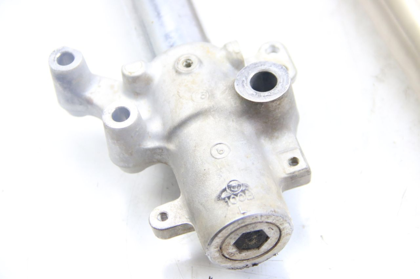 photo de GUARDA-POÓ DA FORQUILHA KAWASAKI KX 85 (2001 - 2013) - Pontos de fixação
