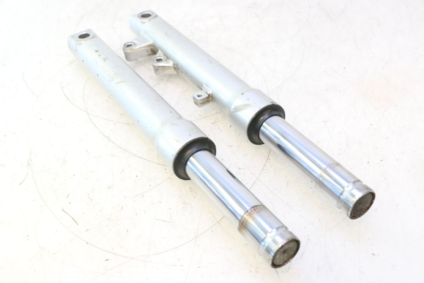 photo de GUARDA-POÓ DA FORQUILHA PIAGGIO LIBERTY IGET 4T 50 (2021 - 2025) - Pontos de fixação
