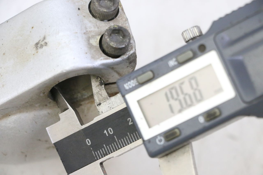 photo de GUARDA-PO DA FORQUILHA PIAGGIO LIBERTY 125 (1998 - 2008) - Detalhe da peça