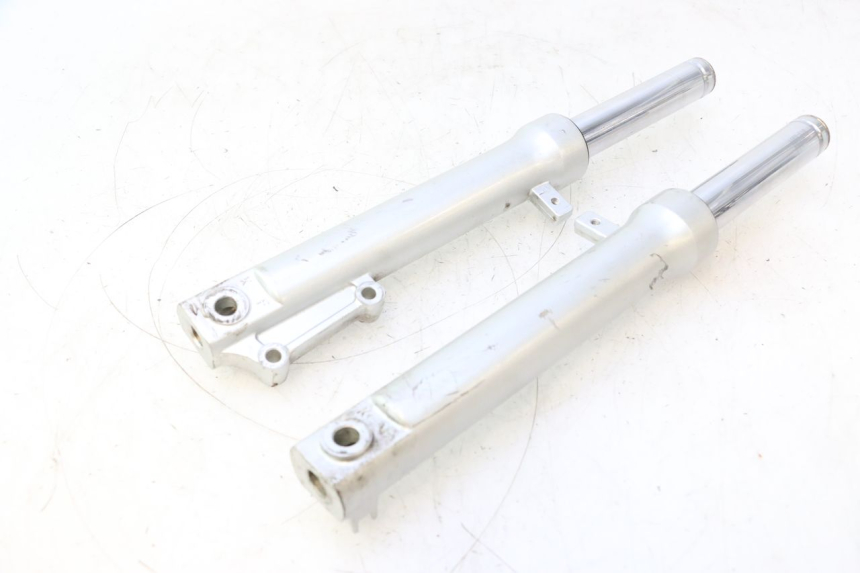 photo de GUARDA-POÓ DA FORQUILHA KYMCO LIKE 125 (2009 - 2016) - Detalhes característicos