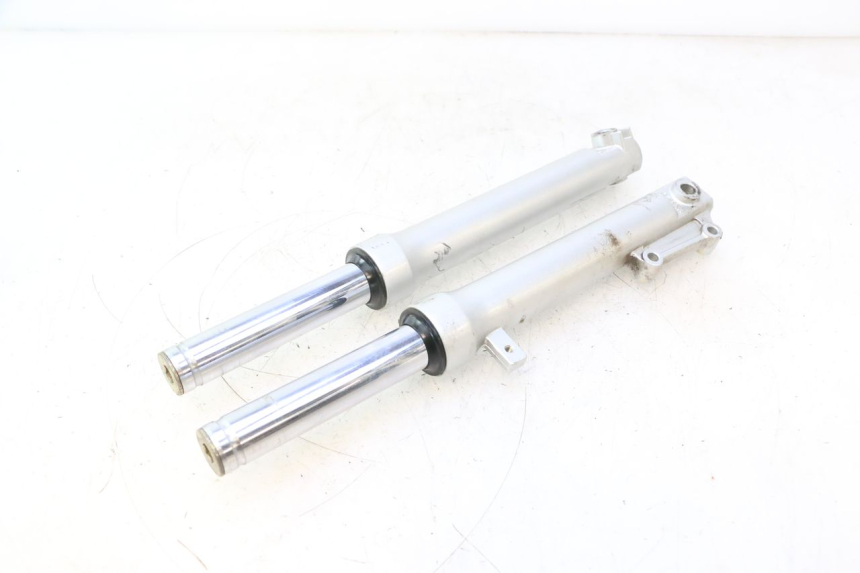 photo de GUARDA-POÓ DA FORQUILHA KYMCO LIKE 125 (2009 - 2016) - Pontos de fixação