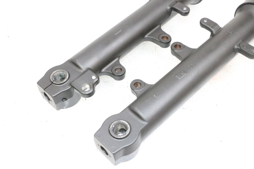 photo de GUARDA-POÓ DA FORQUILHA YAMAHA MT-07 MT07 ABS 700 (2018 - 2020) - Outro ângulo de visão