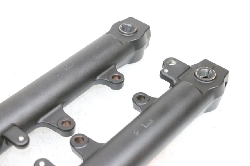 photo de GUARDA-POÓ DA FORQUILHA YAMAHA MT-07 MT07 ABS 700 (2018 - 2020) - Ampliação técnica