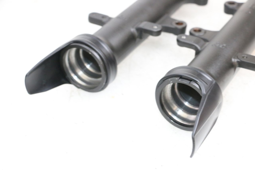 photo de GUARDA-POÓ DA FORQUILHA YAMAHA MT-07 MT07 ABS 700 (2018 - 2020) - Pontos de fixação