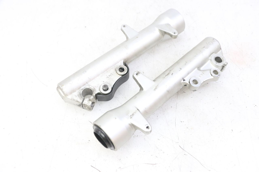 photo de GUARDA-POÓ DA FORQUILHA GILERA NEXUS 125 (2009 - 2013) - Pontos de fixação