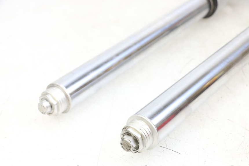 photo de GUARDA-POEIRA DA SUSPENSÃO DIANTEIRA MOTO GUZZI NORGE 8V GT 1200 (2011 - 2016) - Outro ângulo de visão