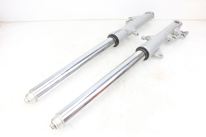 photo de GUARDA-POEIRA DA SUSPENSÃO DIANTEIRA MOTO GUZZI NORGE 8V GT 1200 (2011 - 2016) - Ampliação técnica