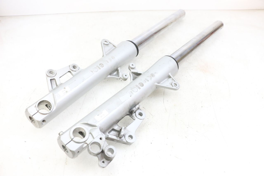 photo de GUARDA-POEIRA DA SUSPENSÃO DIANTEIRA MOTO GUZZI NORGE 8V GT 1200 (2011 - 2016) - Vista geral