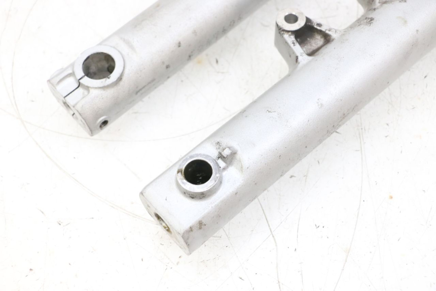 photo de GUARDA-POÓ DA FORQUILHA HONDA NSR R 125 (1994 - 2003) - Pontos de fixação