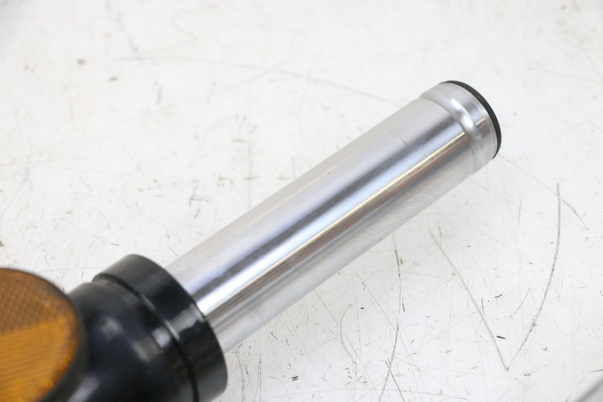 photo de GUARDA-POÓ DA FORQUILHA SYM ORBIT 2 4T 50 (2008 - 2017) - Pontos de fixação