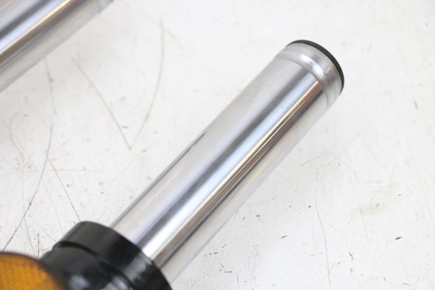 photo de GUARDA-POÓ DA FORQUILHA SYM ORBIT 2 4T 50 (2008 - 2017) - Estado da superfície