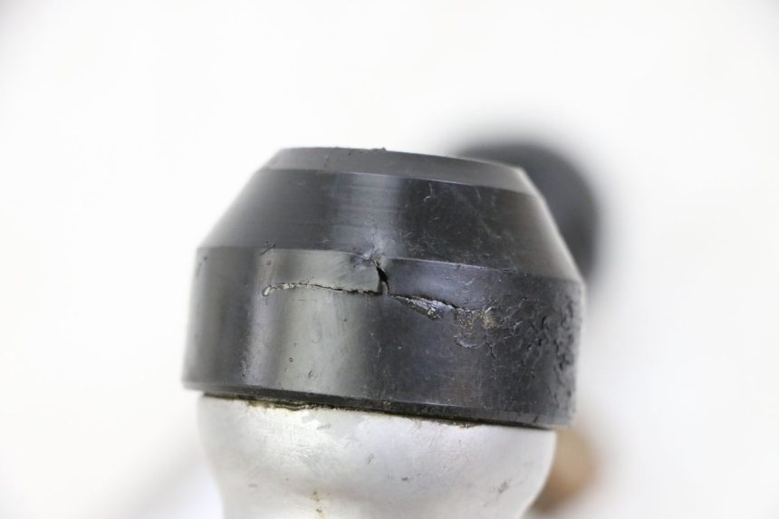 photo de GUARDA-POEIRA DA SUSPENSÃO DIANTEIRA YAMAHA PW 80 (1983 - 2014) - Outro ângulo de visão