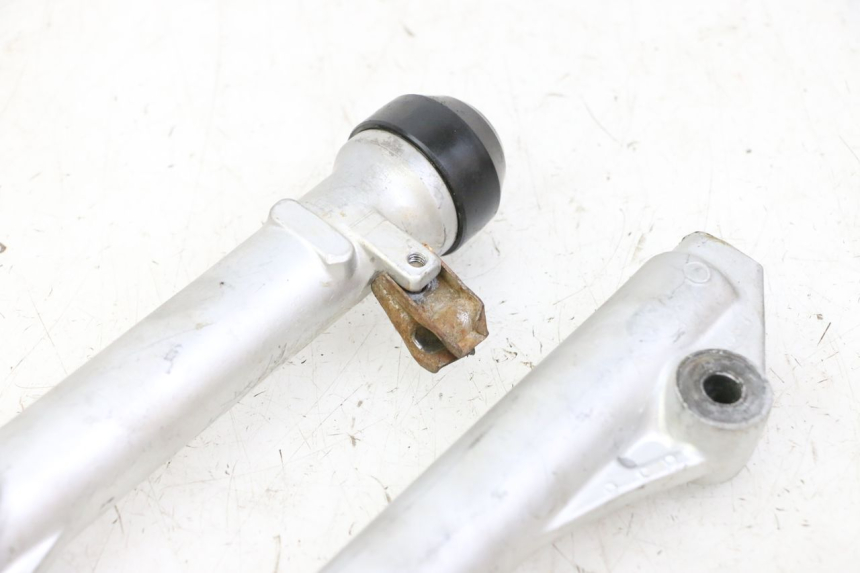 photo de GUARDA-POEIRA DA SUSPENSÃO DIANTEIRA YAMAHA PW 80 (1983 - 2014) - Vista geral