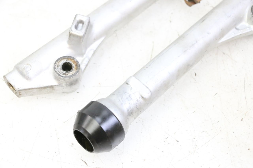 photo de GUARDA-POEIRA DA SUSPENSÃO DIANTEIRA YAMAHA PW 80 (1983 - 2014) - Pontos de fixação