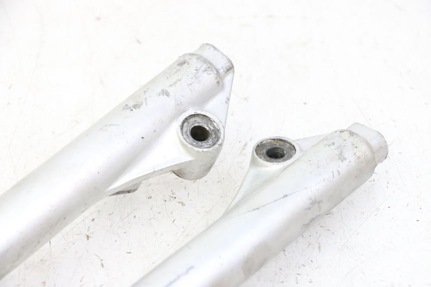 photo de GUARDA-POEIRA DA SUSPENSÃO DIANTEIRA YAMAHA PW 80 (1983 - 2014) - Marcações e referências