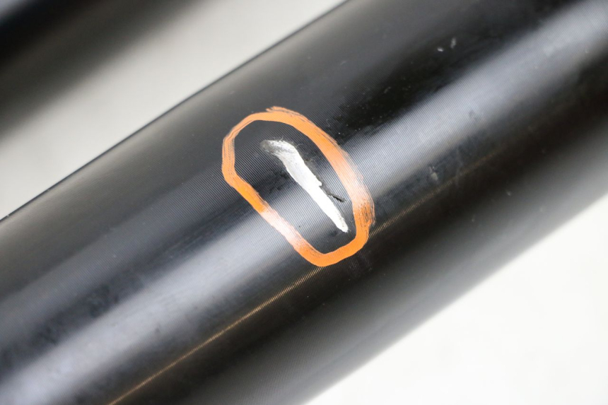 photo de GUARDA-POÓ DA FORQUILHA BMW R GS 1250 (2021 - 2024) - Detalhes característicos