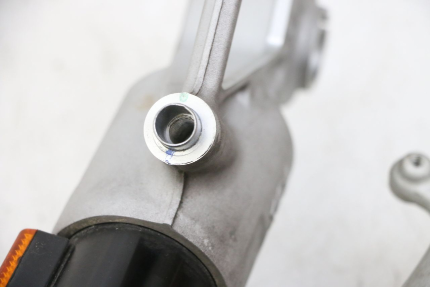 photo de GUARDA-POÓ DA FORQUILHA BMW R GS 1250 (2021 - 2024) - Zoom do estado de desgaste