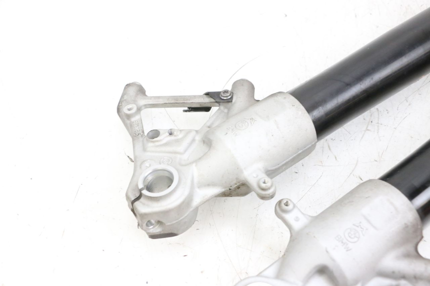 photo de GUARDA-POÓ DA FORQUILHA BMW R GS 1250 (2021 - 2024) - Detalhe da peça